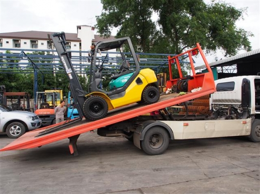 *** ส่งลูกค้า จังหวัดบึงกาฬ ค่า *** KOMATSU FG25T-16 : ต้องการสินค้าแบบเดียวกันนี้ ติดต่อได้ที่ 083-062-0223 ^^