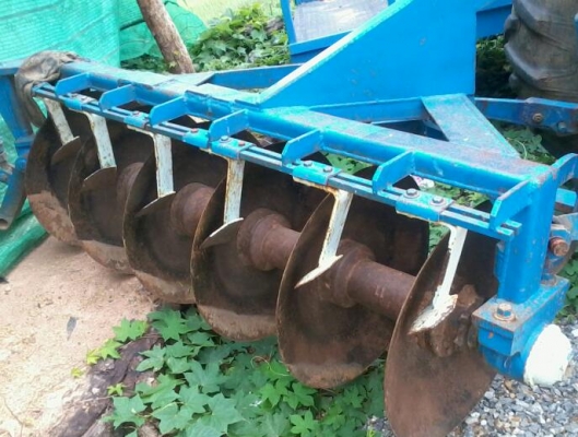 ขายรถไถใหญ่ FORD MT3 รถนอกผาน6ผานดันหน้า พร้อมใช้งานครับ