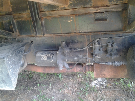 ขายรถ 10 ล้อ ดั๊ม Hino F 18 เครื่อง 185 สโลกลาง คัทซีสวย เครื่องดี ดั๊ม 2 เพลา ยางเต็ม แอร์เย็น ไม่มีผุ พวงมาลัยเพาเวอร์