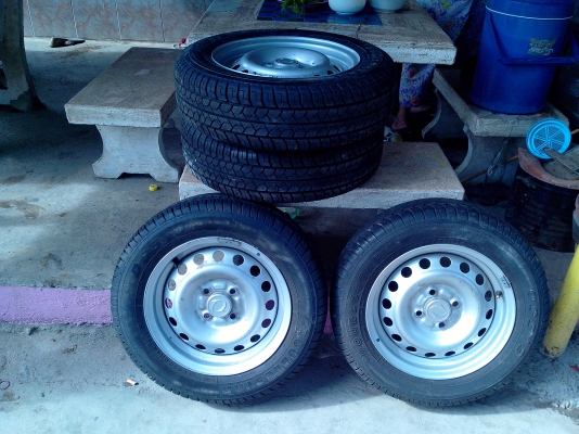 ขายยางพร้อมกะทะ ขอบ14ใช้งานไม่ถึง15โล ยางปี2012