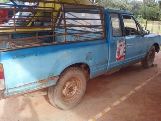 ดั้สสัน   แค๊ป  เบนซิน  สภาพเดิมๆ  มีทะเบียน  เครื่องยนต์ไม่มีปัญหา