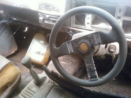 ดั้สสัน   แค๊ป  เบนซิน  สภาพเดิมๆ  มีทะเบียน  เครื่องยนต์ไม่มีปัญหา