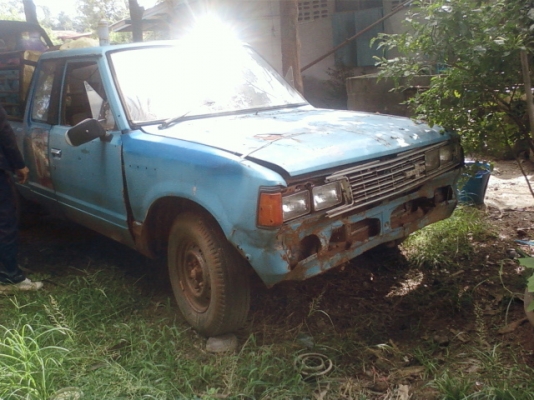 ดั้สสัน   แค๊ป  เบนซิน  สภาพเดิมๆ  มีทะเบียน  เครื่องยนต์ไม่มีปัญหา