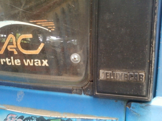 ดั้สสัน   แค๊ป  เบนซิน  สภาพเดิมๆ  มีทะเบียน  เครื่องยนต์ไม่มีปัญหา