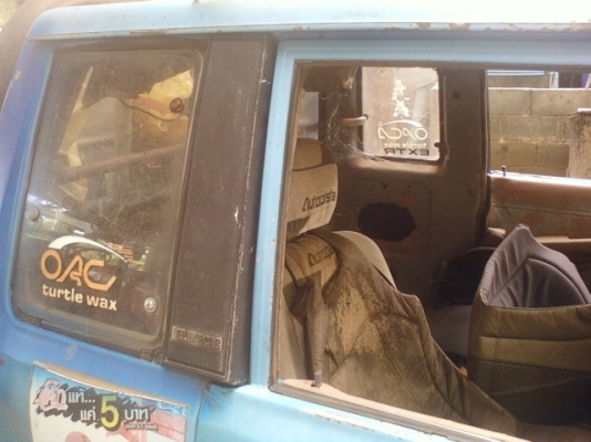 ดั้สสัน   แค๊ป  เบนซิน  สภาพเดิมๆ  มีทะเบียน  เครื่องยนต์ไม่มีปัญหา