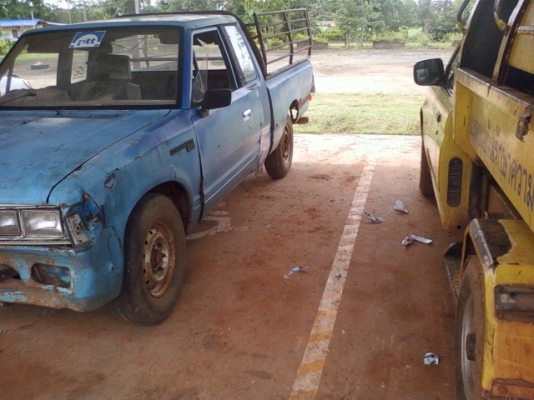 ดั้สสัน   แค๊ป  เบนซิน  สภาพเดิมๆ  มีทะเบียน  เครื่องยนต์ไม่มีปัญหา