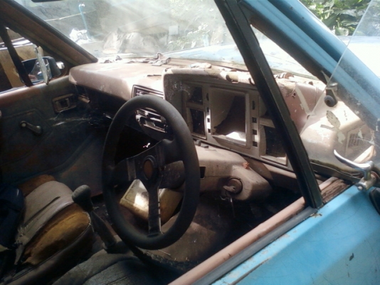 ดั้สสัน   แค๊ป  เบนซิน  สภาพเดิมๆ  มีทะเบียน  เครื่องยนต์ไม่มีปัญหา