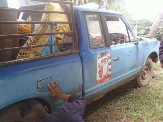 ดั้สสัน   แค๊ป  เบนซิน  สภาพเดิมๆ  มีทะเบียน  เครื่องยนต์ไม่มีปัญหา