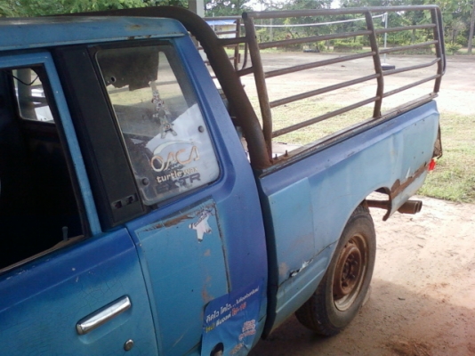 ดั้สสัน   แค๊ป  เบนซิน  สภาพเดิมๆ  มีทะเบียน  เครื่องยนต์ไม่มีปัญหา