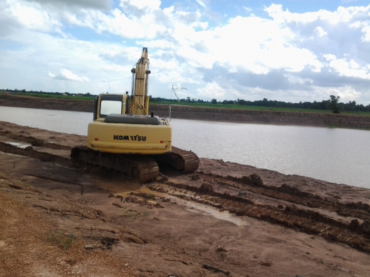 ขายแม็กโครKoMATSU 200,6รถสวยพร้อมใช้เอกสารอินวอยราคาก็ถูกแผ่นแทรก80 ซ.ม