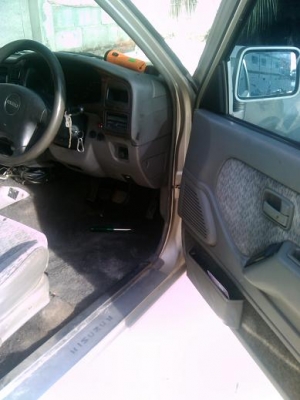 ขายถูกอีซูซุดราก้อนอายปี98ตามสภาพต้องเก็บสีทั้งคัน