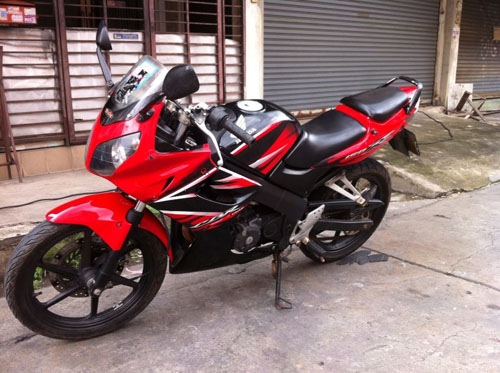 CBR 150 ปี 51 ไมล์เหลือง กุญแจใหญ่ สีแดง ดำ สภาพเดิม รถสวย ไม่มีควันขาว เครื่องแน่นๆ ภาษี พรบ.ไม่หมด