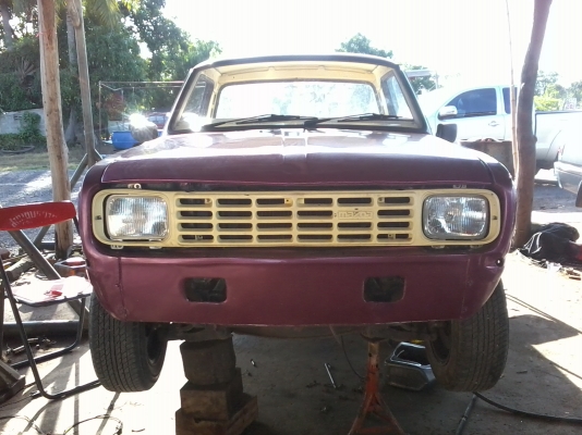 มาสด้า 1000  วางเครื่องมาแล้ว นิสัน a 14 เครื่อง แห้ง  5 เกียร์  ใส่ดิสหน้าแล้ว มีทะเบียน 45000  ติดต่อ 0817566460 ขับกลับได้เลยครับ    ......รับประกัน