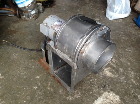 ขายโบวเวอร์ ดูดควันดูดอากาศ ใช้มอเตอร์ mitsubishi ขนาด 1/3 HP. 1400 RPM. กล่องดูดและใบพัดเป็นสแตนเลส อย่างดีทนทาน ง่ายต่อการทำความสะอาด สภาพสวย