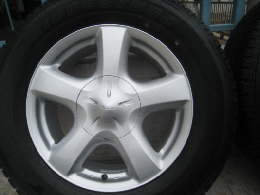 ขายล้อแม็ก All new Isuzu D-max ป้ายแดง 17"x7" et33 6รู139 + ยาง ปี 13สนใจติดต่อเล็กคลองสามครับ (081-3747940)