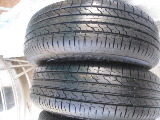 ขายล้อแม็ก Honda civic 15"x6" et45 5รู114 +ยางปี 3312 ตุ่มที่หน้ายางยังมีครับ  (081-3747940)