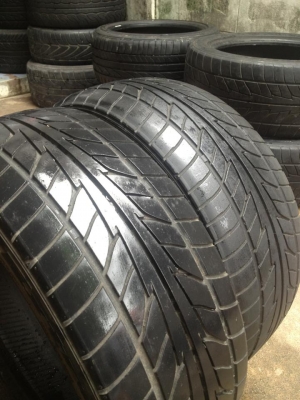 ขายยางNitto Nt555 235-50-18 ปี11  1คู่ถูกๆ 3200