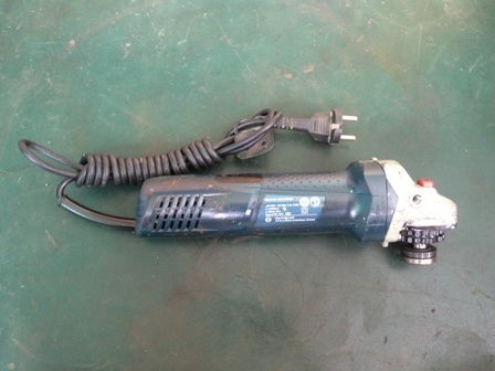 ขายเครื่องเจียรไฟฟ้า 4 นิ้ว BOSCH รุ่น GWS 7-100 (720w)