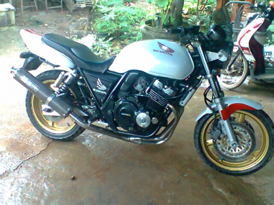 ขาย/แลก  cb 400 v.s ปี 95  สภาพแต่ง  ขับ หล่อๆ เรยคับ