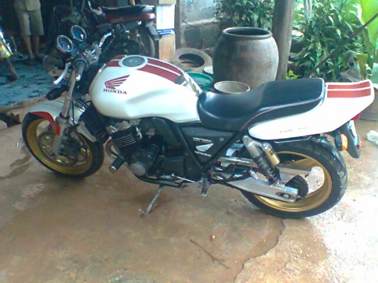 ขาย/แลก cb 400 v.s ปี 95 สภาพแต่ง ขับ หล่อๆ เรยคับ ขาย/แลก cb 400 v.s ปี 95 สภาพแต่ง ขับ หล่อๆ เรยคับ