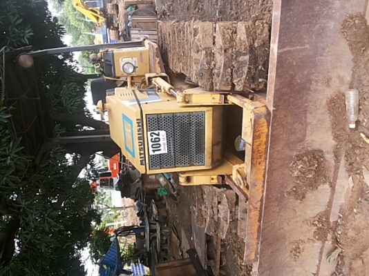ขายรถดันดิน BULLDOZER MITSUBISHI BD2G ขายรถดันดิน BULLDOZER MITSUBISHI BD2G
