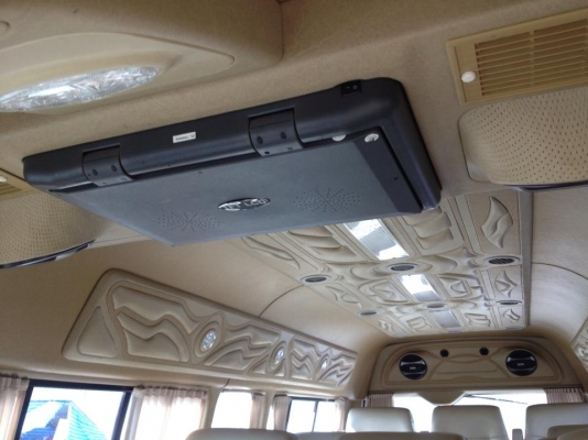 ขายรถตู้โตโยต้าcommuterปี2005 เกียร์ออโต้ เครื่องเบนซินj+LPG แต่งvip 6.8แสน