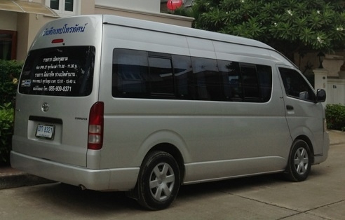 ขายรถตู้โตโยต้าcommuterปี2005 เกียร์ออโต้ เครื่องเบนซินj+LPG แต่งvip 6.8แสน