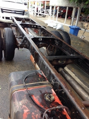 หัวเก๋ง+แซซซี รถบรรทุก 6 ล้อ ยี่ห้อ ISUZU รุ่น NPR 115 แรงม้า หัวเก๋ง+แซซซี รถบรรทุก 6 ล้อ ยี่ห้อ ISUZU รุ่น NPR 115 แรงม้า