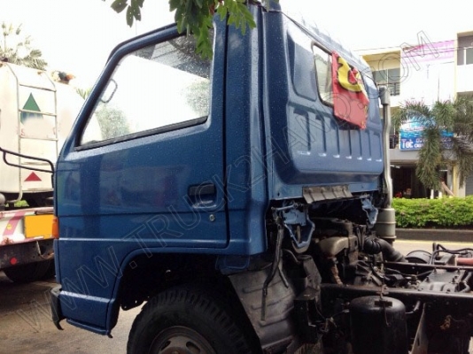 หัวเก๋ง+แซซซี รถบรรทุก 6 ล้อ ยี่ห้อ ISUZU รุ่น NPR 115 แรงม้า หัวเก๋ง+แซซซี รถบรรทุก 6 ล้อ ยี่ห้อ ISUZU รุ่น NPR 115 แรงม้า