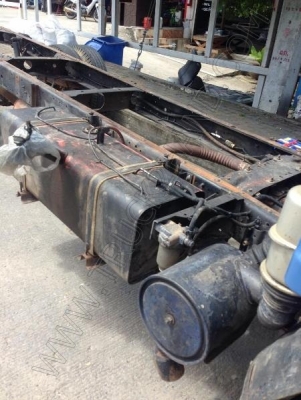 หัวเก๋ง+แซซซี รถบรรทุก 6 ล้อ ยี่ห้อ ISUZU รุ่น NPR 115 แรงม้า หัวเก๋ง+แซซซี รถบรรทุก 6 ล้อ ยี่ห้อ ISUZU รุ่น NPR 115 แรงม้า