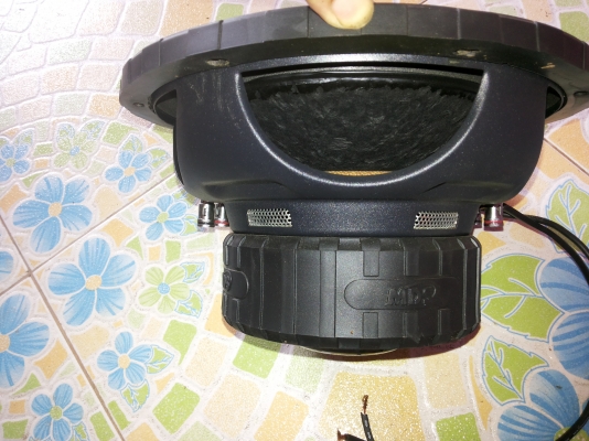 ขายตู้ซับ10นิ้วใส่ดีแม็กพร้อมดอกซับ10นิ้ว1คู่พร้อมใช้ตามรูปเลยครับสภาพดีครับ