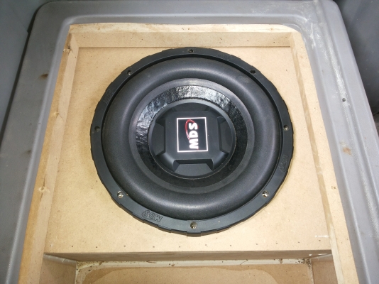 ขายตู้ซับ10นิ้วใส่ดีแม็กพร้อมดอกซับ10นิ้ว1คู่พร้อมใช้ตามรูปเลยครับสภาพดีครับ