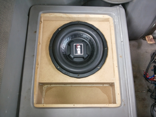 ขายตู้ซับ10นิ้วใส่ดีแม็กพร้อมดอกซับ10นิ้ว1คู่พร้อมใช้ตามรูปเลยครับสภาพดีครับ