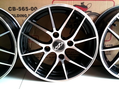 แม็กซ์หน้าเงา 14 นิ้ว หนึ่งชุดสี่วงขนาด 4 รู 114.3 แม็กซ์หน้าเงา 14 นิ้ว หนึ่งชุดสี่วงขนาด 4 รู 114.3