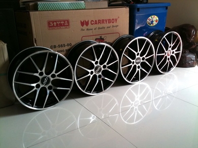 แม็กซ์หน้าเงา 14 นิ้ว หนึ่งชุดสี่วงขนาด 4 รู 114.3 แม็กซ์หน้าเงา 14 นิ้ว หนึ่งชุดสี่วงขนาด 4 รู 114.3