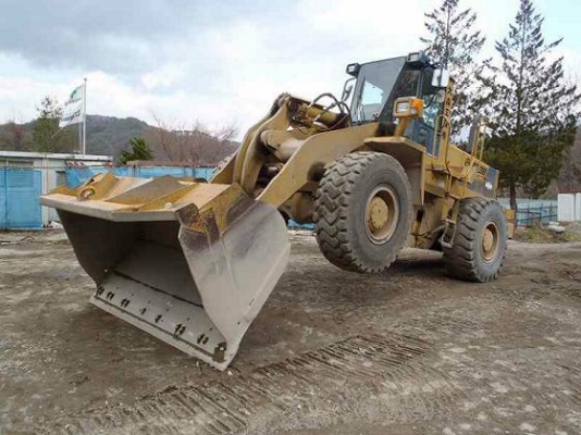 รถตักล้อยาง  WA350-1  สภาพสวย  นำเข้าจากญี่ปุ่น  เพิ่งถึงไทยเมื่อเร็ว ๆ นี้ โทร.081-373-0559