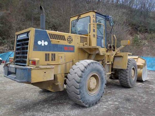 รถตักล้อยาง  WA350-1  สภาพสวย  นำเข้าจากญี่ปุ่น  เพิ่งถึงไทยเมื่อเร็ว ๆ นี้ โทร.081-373-0559