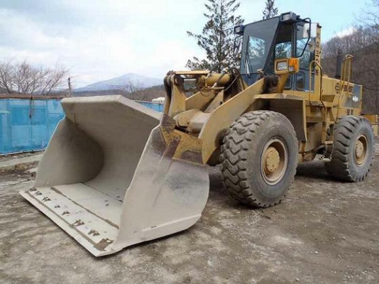 รถตักล้อยาง  WA350-1  สภาพสวย  นำเข้าจากญี่ปุ่น  เพิ่งถึงไทยเมื่อเร็ว ๆ นี้ โทร.081-373-0559