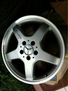 ขายล้อ amg 17 กับ 19 หน่อยคับ
