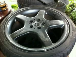 ขายล้อ amg 17 กับ 19 หน่อยคับ
