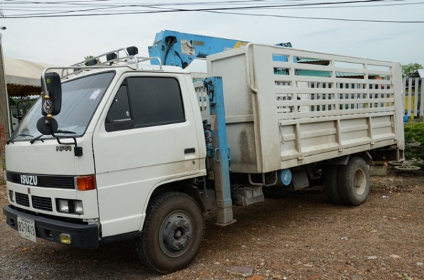 ขายครับ NPR115 ติดเครน