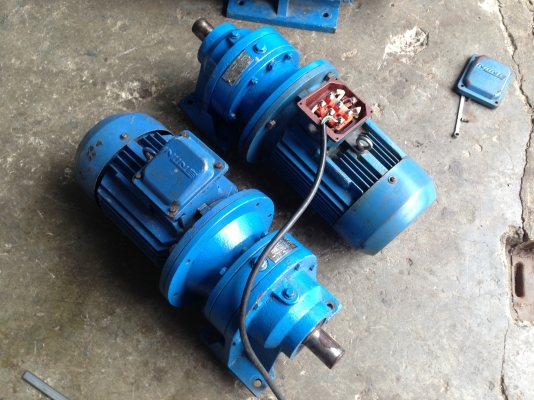 ขายมอเตอร์เกียร์ cyclo drive มอเตอร์ 3 HP. 1400 RPM. อัตราทด 1:17 สภาพดี พร้อมใช้งาน มีทั้งหมด 8 ตัว
