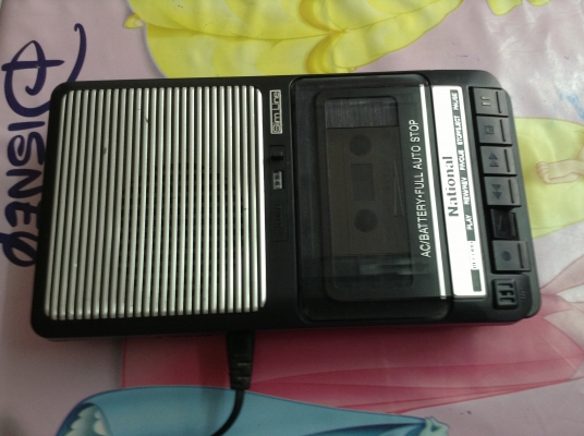 ขายเครื่องเล่นเทป  เล่นได้ตามปกติปรับเสียงสูงต่ำได้ อัดเสียงได้ใช้ไฟหรือใช้ถ่านได้