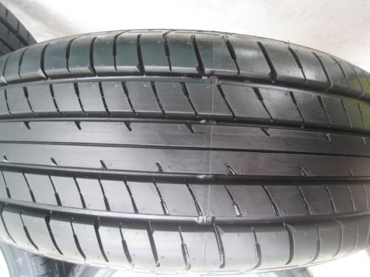 ขายล้อแม็ก Mazda2 ป้ายแดง 15"x6" et45 4รู100 + ยางปี 1313 สนใจติดต่อเล็กคลองสามครับ (081-3747940)