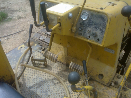 แทรคเตอร์ CAT caterpillar รุ่น D5B ตีนไก่