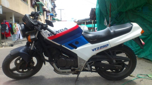 ขาย ฮอนด้า วีทีแซ๊ด 250 ทะเบียนแท้ พร้อมโอน 34000