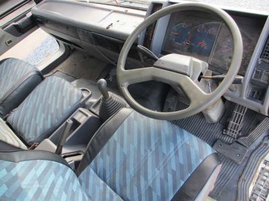 10ล้อ 3H สิงห์ไฮเทค เพลาเดียว 195แรง 10ล้อ 3H สิงห์ไฮเทค เพลาเดียว 195แรง