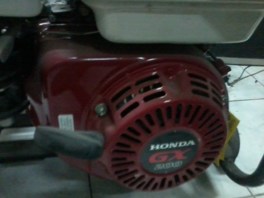 ขายเครื่องปั่นไฟสนาม 3 KVA. เชื่อมได้ 2.6 มิล ของใหม่ ขายถูกครับ