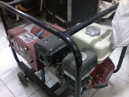 ขายเครื่องปั่นไฟสนาม 3 KVA. เชื่อมได้ 2.6 มิล ของใหม่ ขายถูกครับ