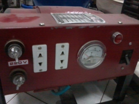 ขายเครื่องปั่นไฟสนาม 3 KVA. เชื่อมได้ 2.6 มิล ของใหม่ ขายถูกครับ